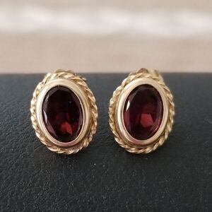 10K Gold Garnet Earrings